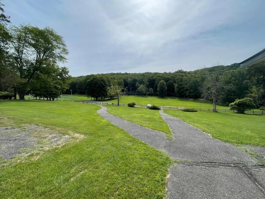 Вілла Pocono Shawnee Mountain Townhouse Іст-Страудсберг Екстер'єр фото